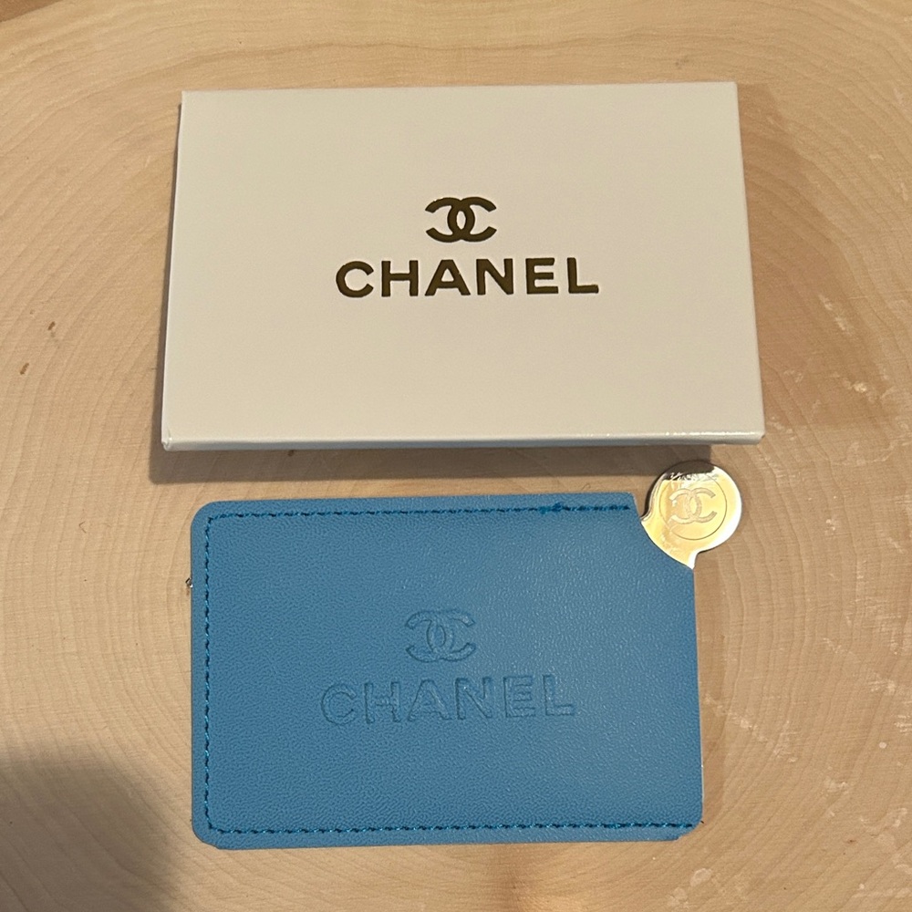 CHANEL Beauty Mirror/card case